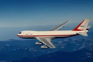 Боинг 747 (70.6 м)