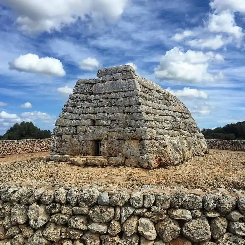 Naveta des Tudons (Испания)